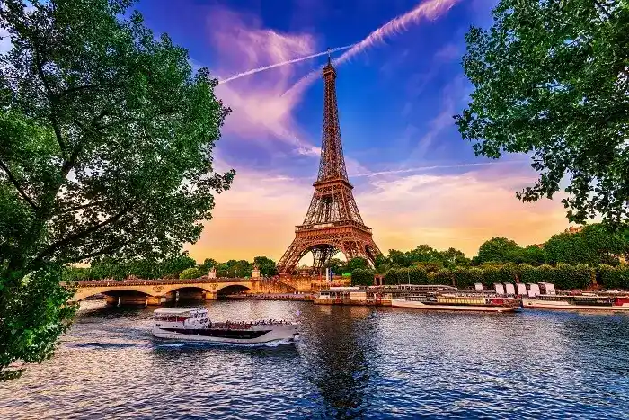 Tempat Bulan Madu Romantis Terbaik France